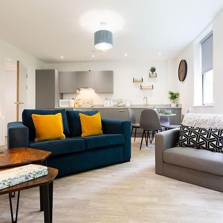 Polly'S Place Apartment Taunton & Free Off Road Parking & Wifi Dış mekan fotoğraf