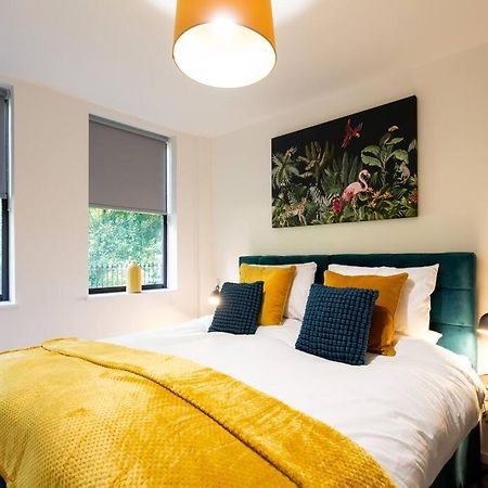 Polly'S Place Apartment Taunton & Free Off Road Parking & Wifi Dış mekan fotoğraf