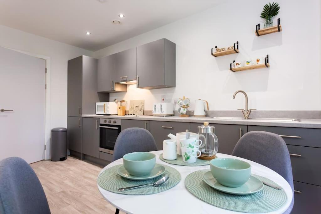 Polly'S Place Apartment Taunton & Free Off Road Parking & Wifi Dış mekan fotoğraf