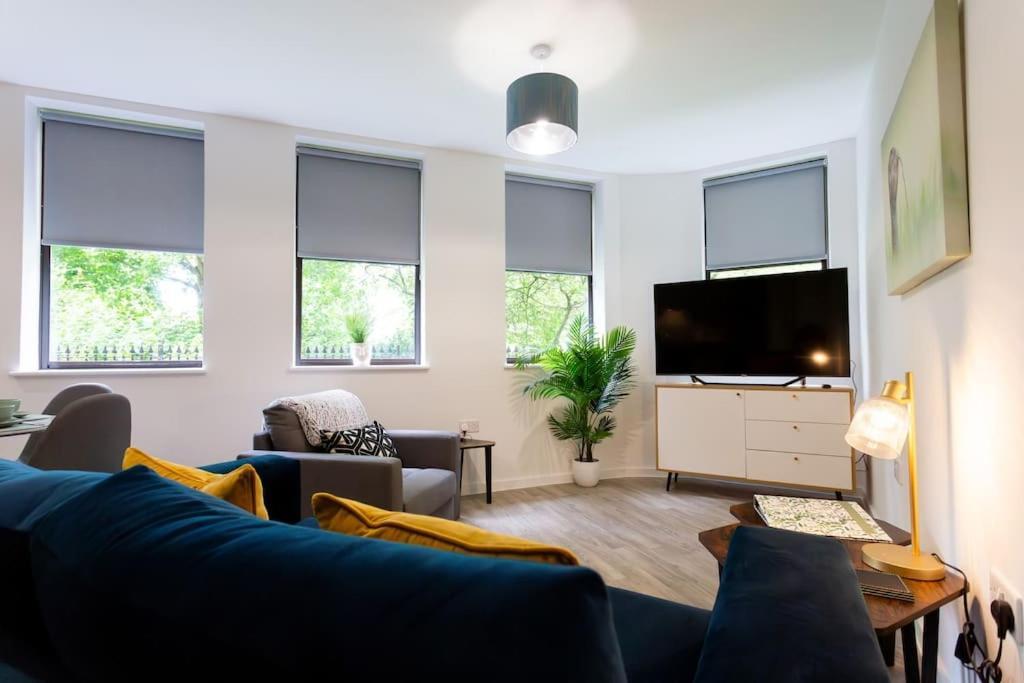Polly'S Place Apartment Taunton & Free Off Road Parking & Wifi Dış mekan fotoğraf