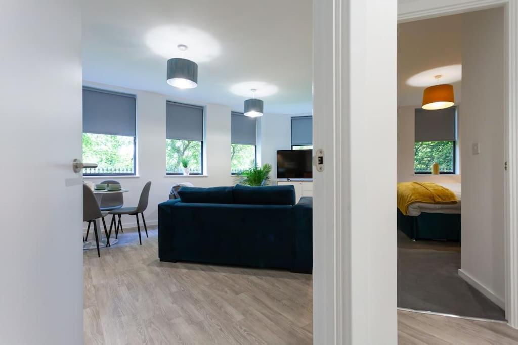 Polly'S Place Apartment Taunton & Free Off Road Parking & Wifi Dış mekan fotoğraf