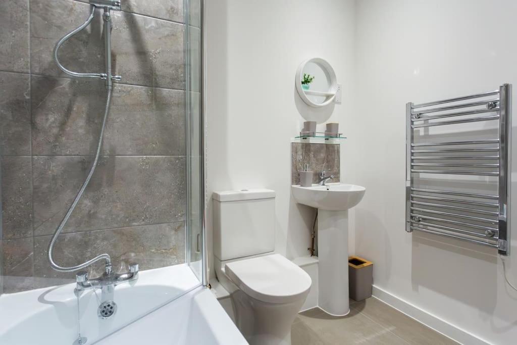 Polly'S Place Apartment Taunton & Free Off Road Parking & Wifi Dış mekan fotoğraf