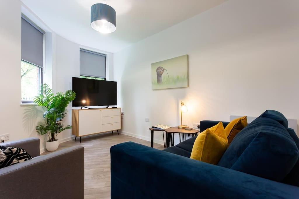 Polly'S Place Apartment Taunton & Free Off Road Parking & Wifi Dış mekan fotoğraf